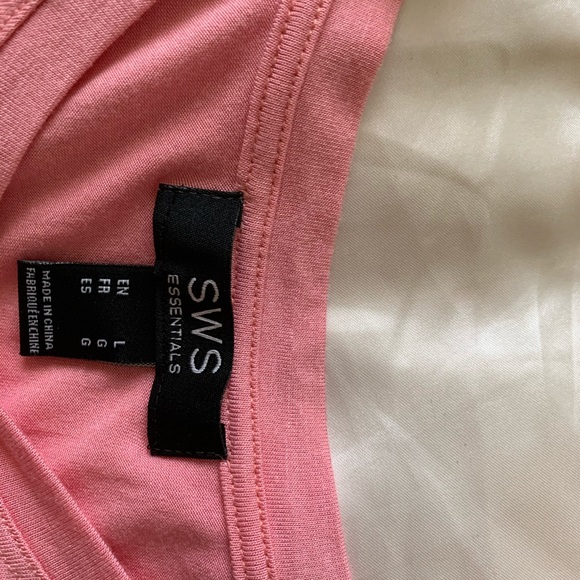 Pink T-Shirt !! 💞 - Picture 2 of 2